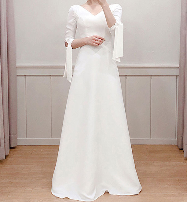 Satin light wedding dress 2021 new deep V collar temperament bride sen is simple Hepburn together to go out gauze summer