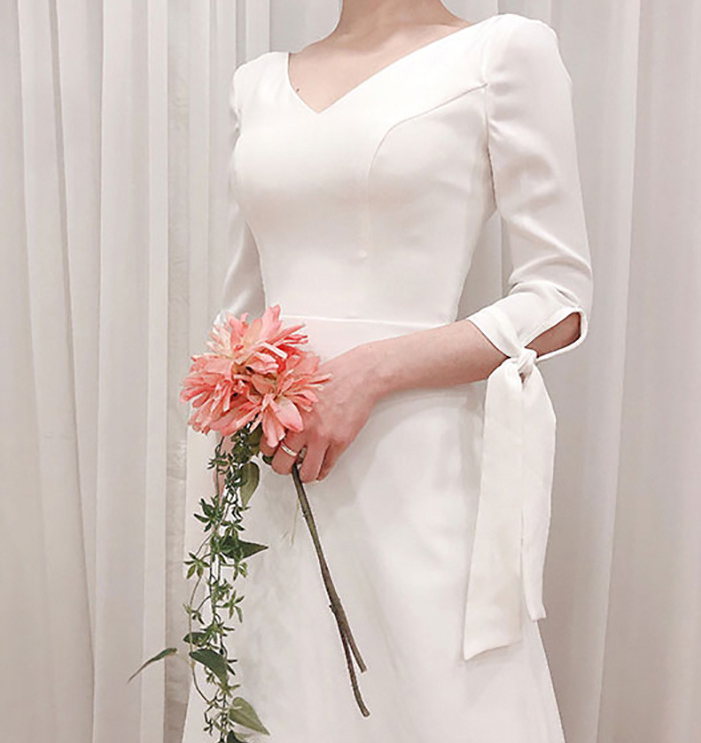 Satin light wedding dress 2021 new deep V collar temperament bride sen is simple Hepburn together to go out gauze summer