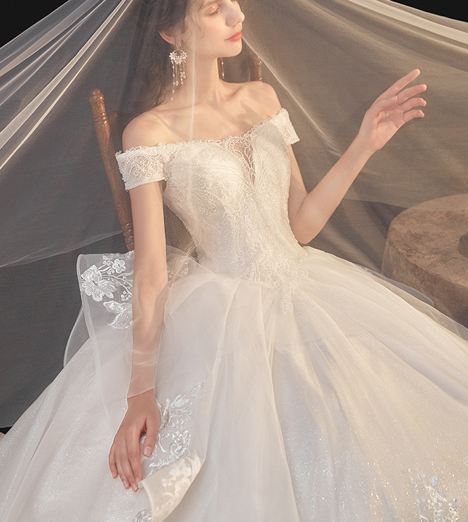 Off shoulder wedding dress white bridal dress trailing light sen spring and summer sky dream bride dress supply