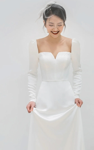 Simple light wedding dress 2022 Spring satin long sleeves Mori slim dress brides go out to shoot long light wedding dress