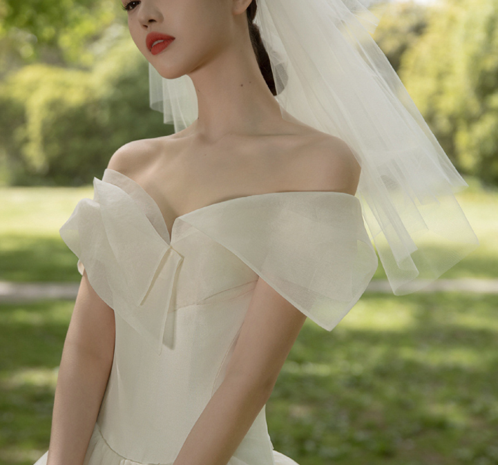 Light wedding Dress 2022 New bride's main yarn one word shoulder simple satin wedding dress Light wedding dress tour shot with ground wedding dress