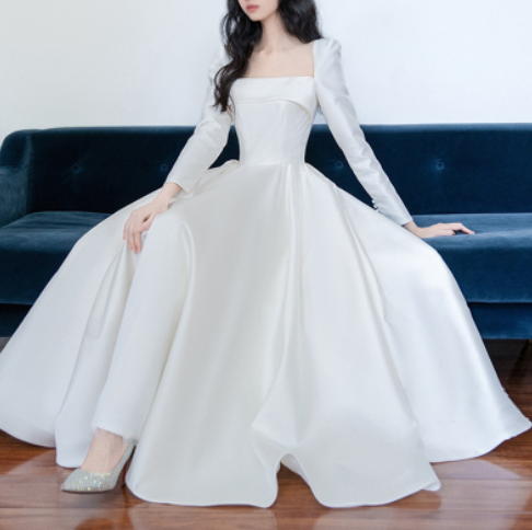 Satin light wedding dress 2022 New Korean simple slim Hepburn style long sleeves bride short art test dress skirt