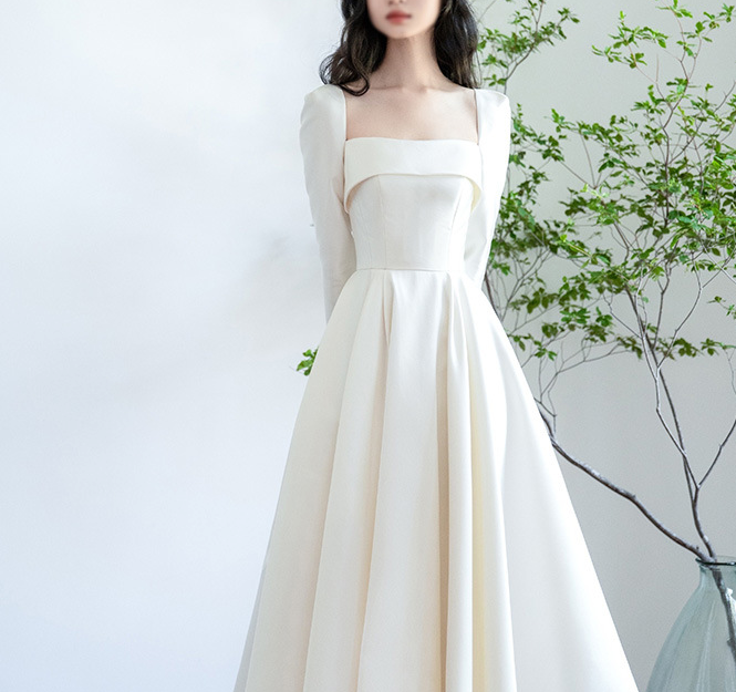 Satin light wedding dress 2022 New Korean simple slim Hepburn style long sleeves bride short art test dress skirt