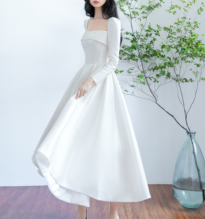 Satin light wedding dress 2022 New Korean simple slim Hepburn style long sleeves bride short art test dress skirt