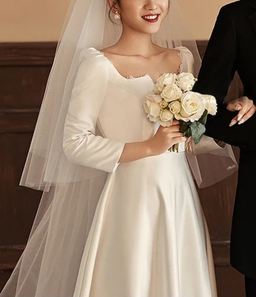 French satin light wedding dress 2022 New spring bride temperament simple going-out gauze long sleeves full ground welcome dress