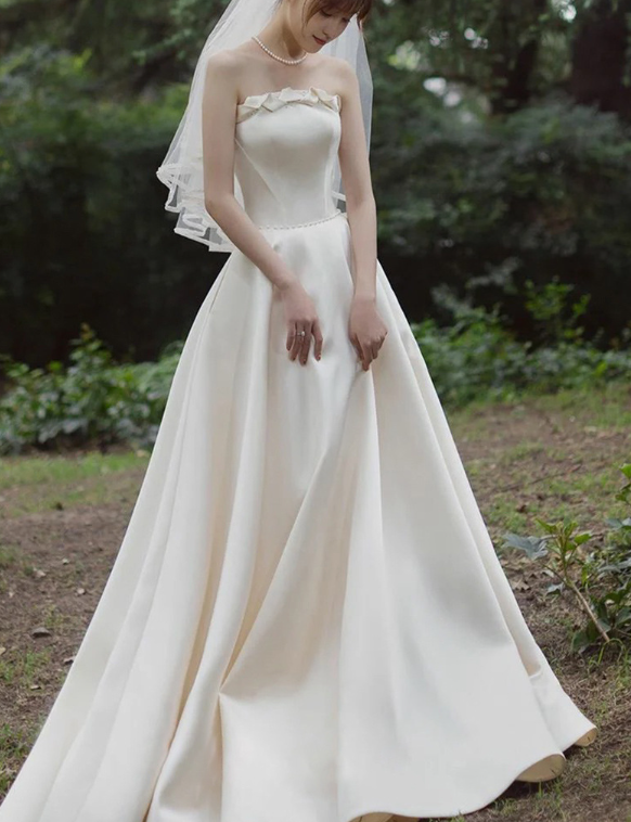 Strapless satin light wedding dress 2022 Bride's new high-quality texture out of gauze French simple welcome wedding dress