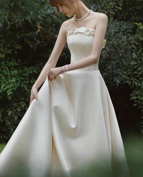 Strapless satin light wedding dress 2022 Bride's new high-quality texture out of gauze French simple welcome wedding dress