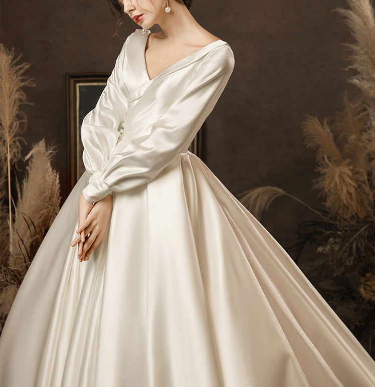 Wedding Dress evening dress  bridal temperament vintage trailing satin wedding dress