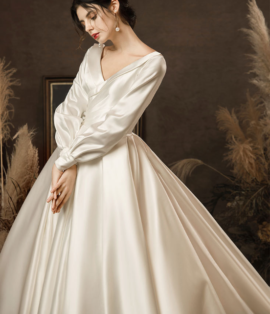 Wedding Dress evening dress  bridal temperament vintage trailing satin wedding dress