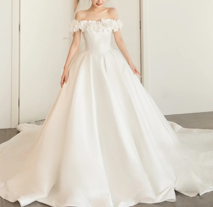 Wedding dress evening dress bride shoulder spring forging face simple lean atmosphere sen super fairy dream big tail