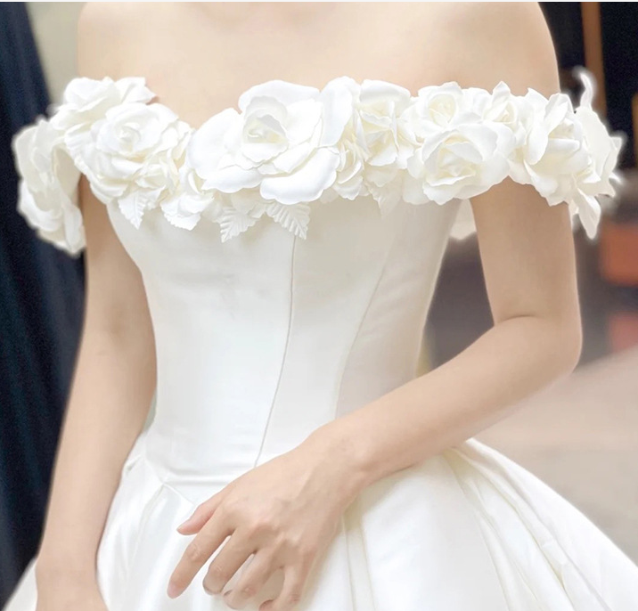 Wedding dress evening dress bride shoulder spring forging face simple lean atmosphere sen super fairy dream big tail