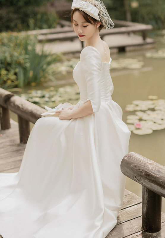 Satin wedding dress French light long sleeves simple 2022 new bride super fairy slim dress out wedding dress