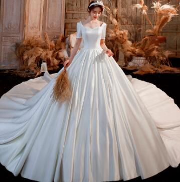 Satin main wedding dress 2022 new trailing small temperament bride big halter Hepburn slim simple retro dress