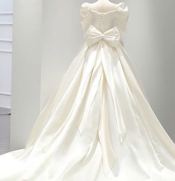 Satin Wedding Dress Satin master Wedding dress 2022 New summer long sleeves French heavy palace style out