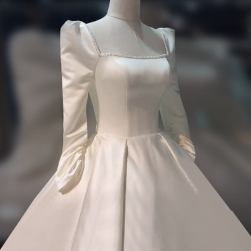 Satin Wedding Dress Satin master Wedding dress 2022 New summer long sleeves French heavy palace style out