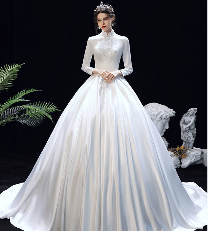 Wedding dress 2022 New summer bridal satin wedding dress Chinese Hepburn style wedding welcome dress small tail