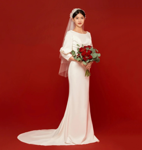 Satin light wedding dress 2022 New Bride Chinese retro white simple collar license little white skirt fishtail dress long sleeves