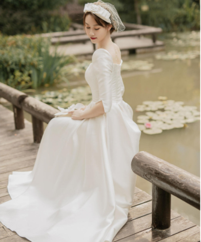 Satin wedding dress French light long sleeves simple 2022 new bride super fairy slim dress out wedding dress