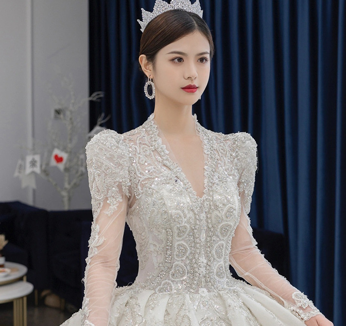 Wedding dress princess dress bubble sleeve long sleeve lace dress new bride wedding dress palace style high sense of big tail