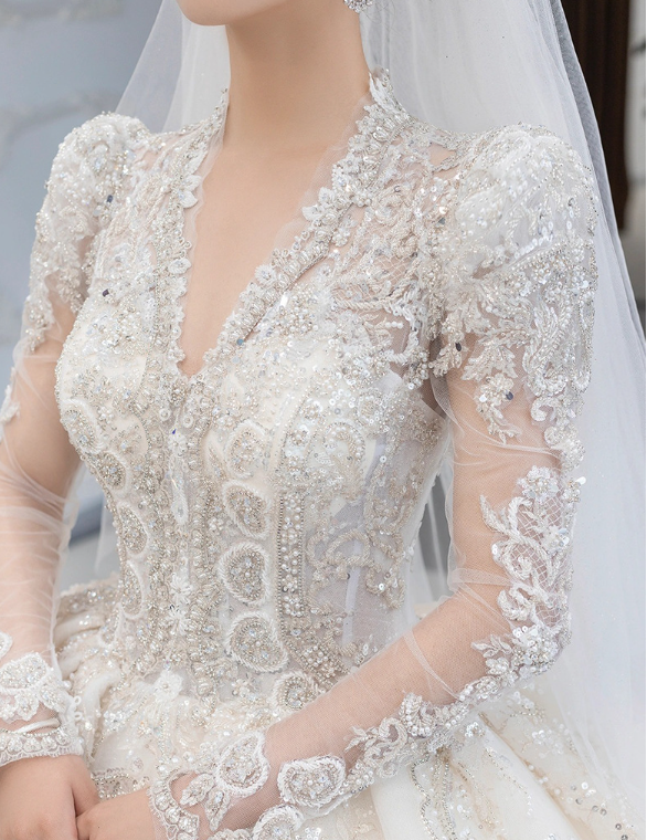 Wedding dress princess dress bubble sleeve long sleeve lace dress new bride wedding dress palace style high sense of big tail