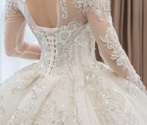 Wedding dress princess dress bubble sleeve long sleeve lace dress new bride wedding dress palace style high sense of big tail