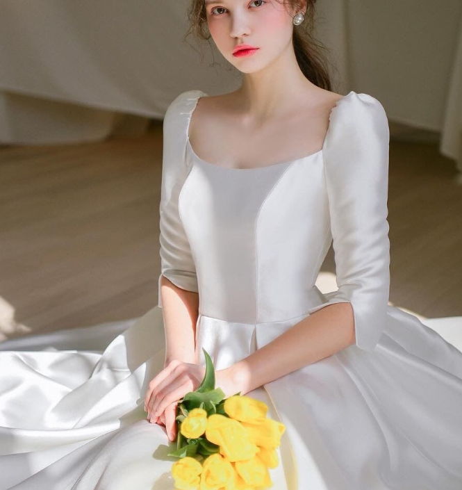 Simple vintage satin wedding Dress 2022 Summer new mid-length sleeved square collar satin go out light wedding dress