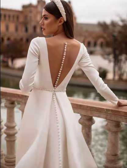 Wedding dress backless pearl long dress long sleeve bridal satin long sleeves slimming simple European and American light train wedding dress