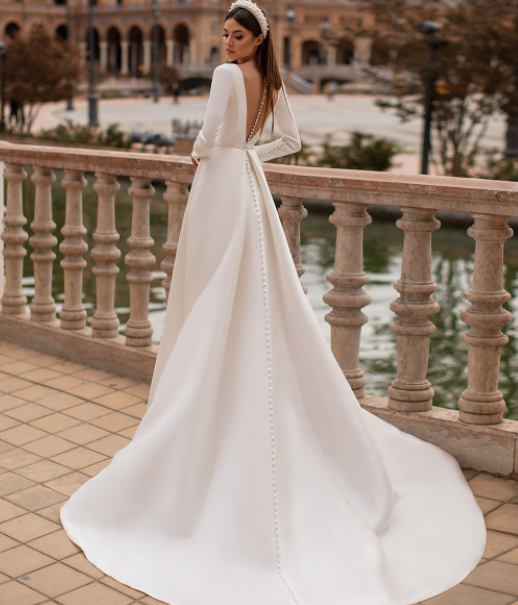 Wedding dress backless pearl long dress long sleeve bridal satin long sleeves slimming simple European and American light train wedding dress