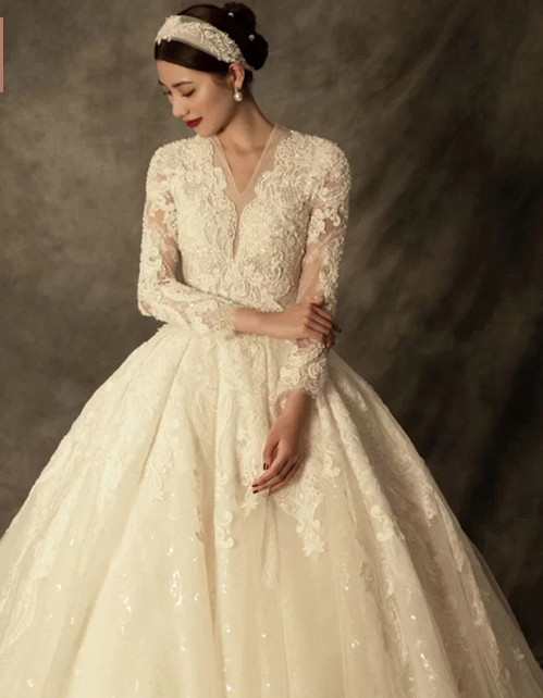 French long-sleeve wedding dress princess 2022 new bride wedding big tail palace wind main yarn wedding dress fall