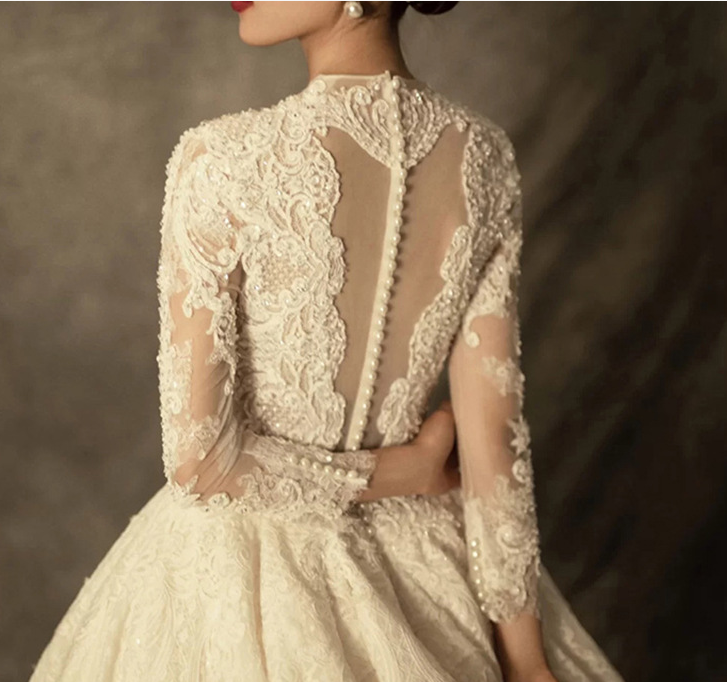 French long-sleeve wedding dress princess 2022 new bride wedding big tail palace wind main yarn wedding dress fall