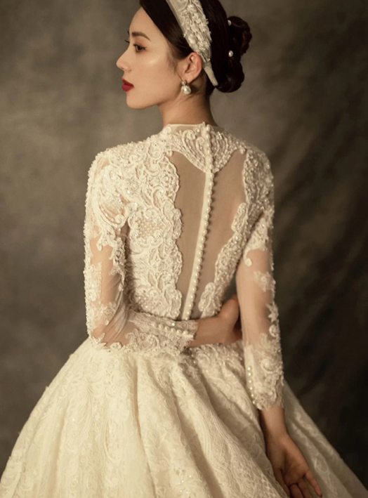 French long-sleeve wedding dress princess 2022 new bride wedding big tail palace wind main yarn wedding dress fall