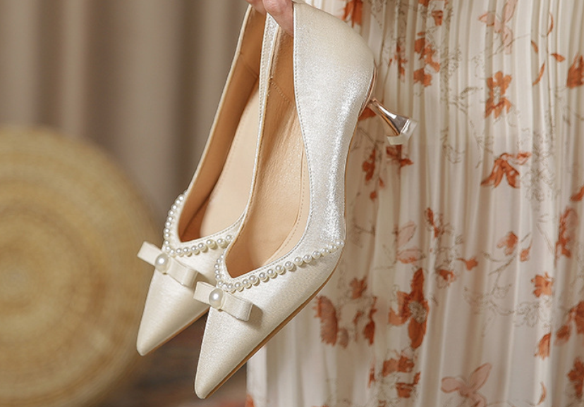 Hot selling models -- high heels women's spring 2022 new French single heel pointed wedding shoes bride bridesmaid shoes large size women's shoes