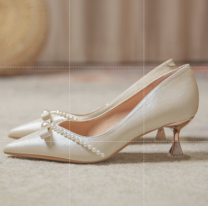 Hot selling models -- high heels women's spring 2022 new French single heel pointed wedding shoes bride bridesmaid shoes large size women's shoes