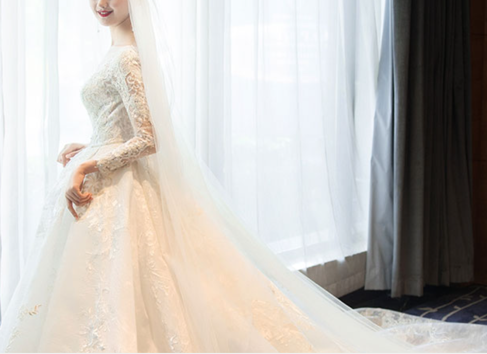 The bride super fairy temperament main wedding dress 2020 new fantasy star tail simple atmosphere long sleeve